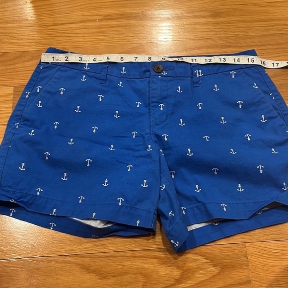 OLD Navy  anchor pattern shorts size 4. - Picture 6 of 8